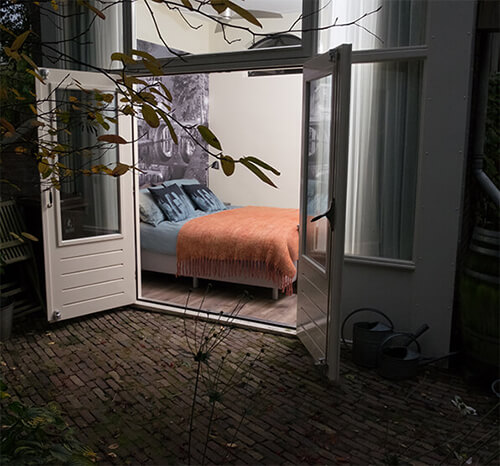 slaapkamer vanuit de tuin